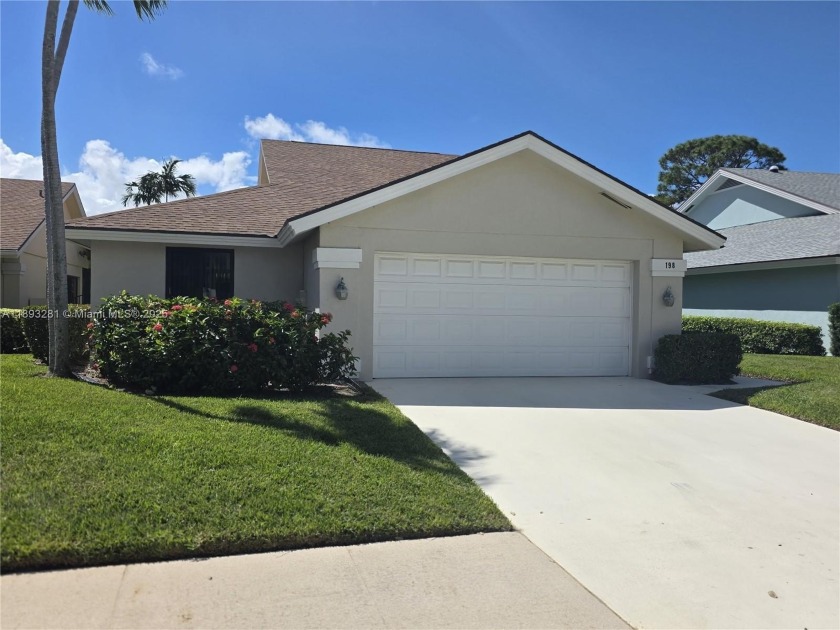 Welcome to this classic Divosta-built 3-bedroom, 2-bath home - Beach Home for sale in Jupiter, Florida on Beachhouse.com