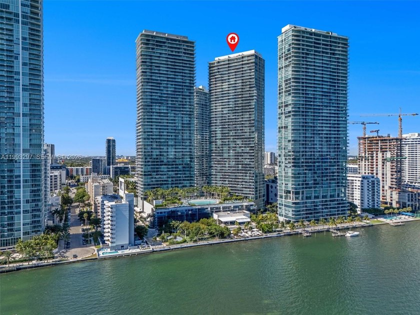 Spectacular unit at the Iconic Paraiso Bay Condo! Stunning - Beach Condo for sale in Miami, Florida on Beachhouse.com
