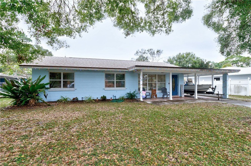 Charming 3 Bedroom 2 Bath concrete block home with modern - Beach Home for sale in Vero Beach, Florida on Beachhouse.com
