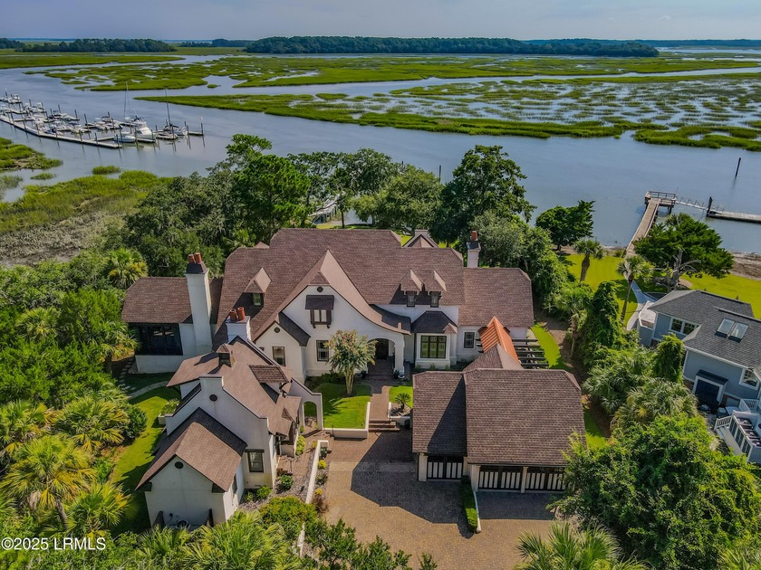 One of one. Welcome home to 1 Cedar, a deep-water sanctuary - Beach Home for sale in Hilton Head Island, South Carolina on Beachhouse.com