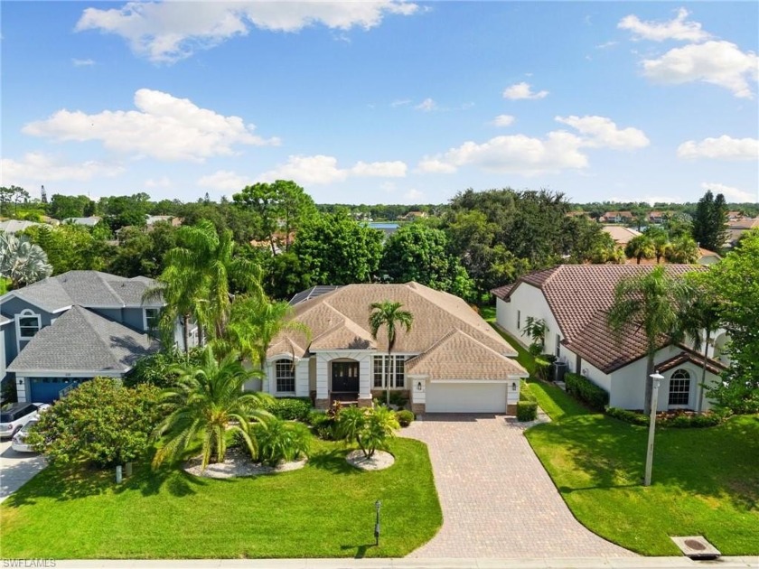 Beautiful move-in ready 4 bedroom, 3 bath home in the wonderful - Beach Home for sale in Naples, Florida on Beachhouse.com