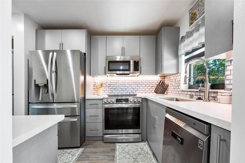 Beautiful Condo located on the 3rd floor right next to the - Beach Condo for sale in Sunrise, Florida on Beachhouse.com