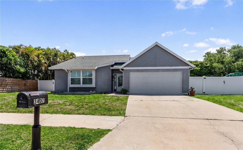 One or more photo(s) has been virtually staged. Welcome to this - Beach Home for sale in Bradenton, Florida on Beachhouse.com