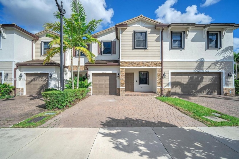 This is a beautiful updated townhouse located in the  Palomino - Beach Townhome/Townhouse for sale in Davie, Florida on Beachhouse.com