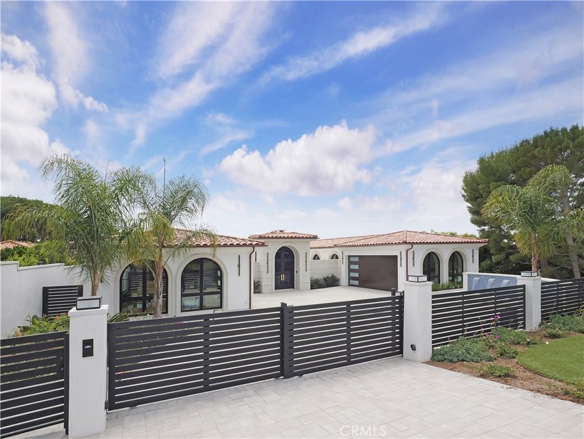 Oceanfront, almost all one-level, luxury contemporary estate - Beach Home for sale in Rancho Palos Verdes, California on Beachhouse.com