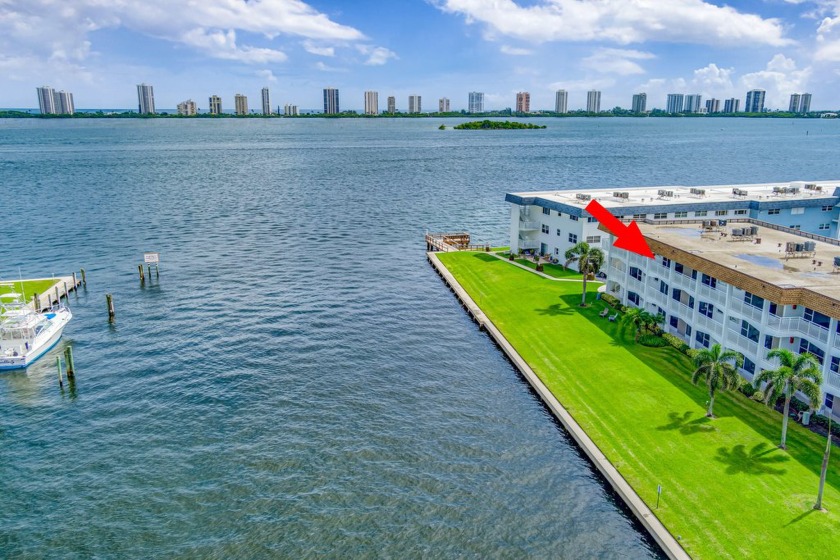 WATERFRONT!  NPB Desirable Condo with a spectacular Intracoastal - Beach Condo for sale in North Palm Beach, Florida on Beachhouse.com