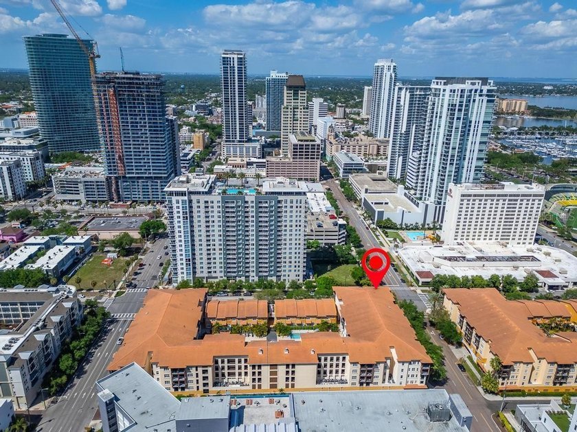 Welcome home-This is the one everyone's been waiting for-a rare - Beach Condo for sale in St. Petersburg, Florida on Beachhouse.com