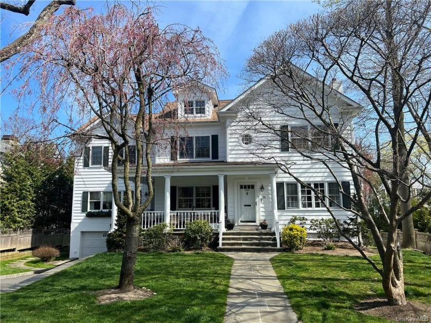 Resort like living in this spacious 4 Bedroom square foot - Beach Home for sale in Rye, New York on Beachhouse.com