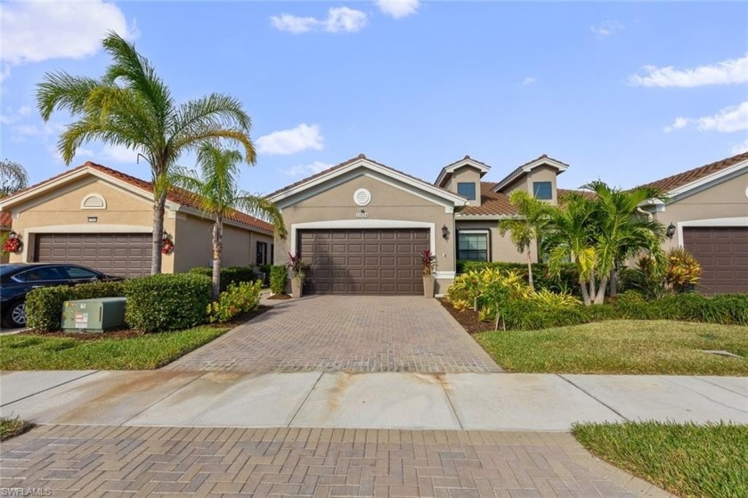 Welcome to this stunning 2-bedroom + den, lakefront villa in - Beach Home for sale in Fort Myers, Florida on Beachhouse.com