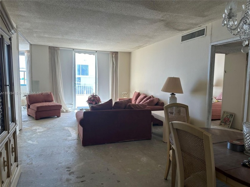 THIS UNIT 209 IS BEING SOLD IN *AS IS* CONDITION (HAS VISIBLE - Beach Condo for sale in Hallandale Beach, Florida on Beachhouse.com