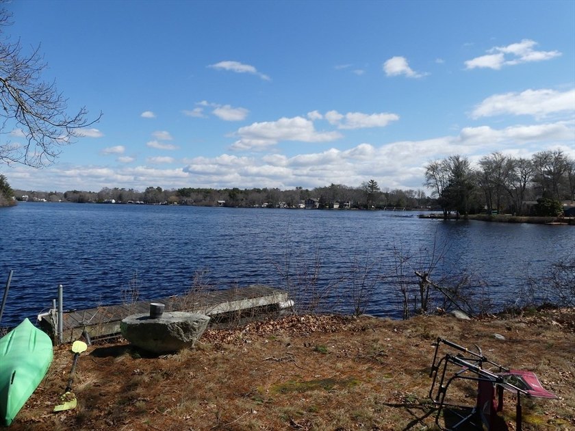 This property on gorgeous Noquochoke Lake in Dartmouth is a - Beach Home for sale in Dartmouth, Massachusetts on Beachhouse.com