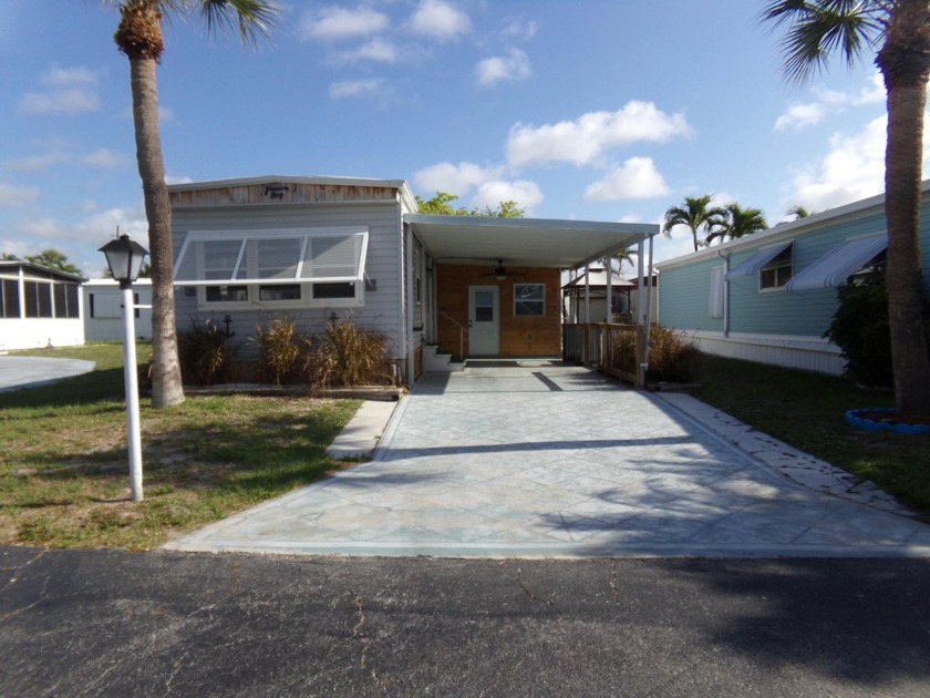 Completely renovated. This 2/2 home has been tastefully updated - Beach Home for sale in Boynton Beach, Florida on Beachhouse.com