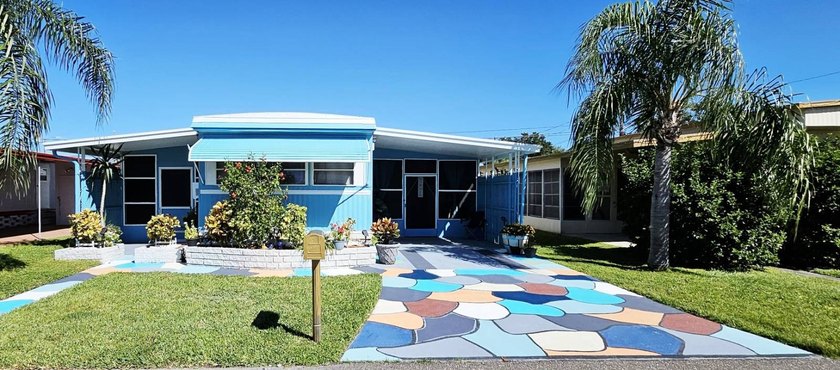 DREAMHOUSE!!  2 bedrooms and 1 full bathroom. Totally renovated - Beach Home for sale in Clearwater, Florida on Beachhouse.com