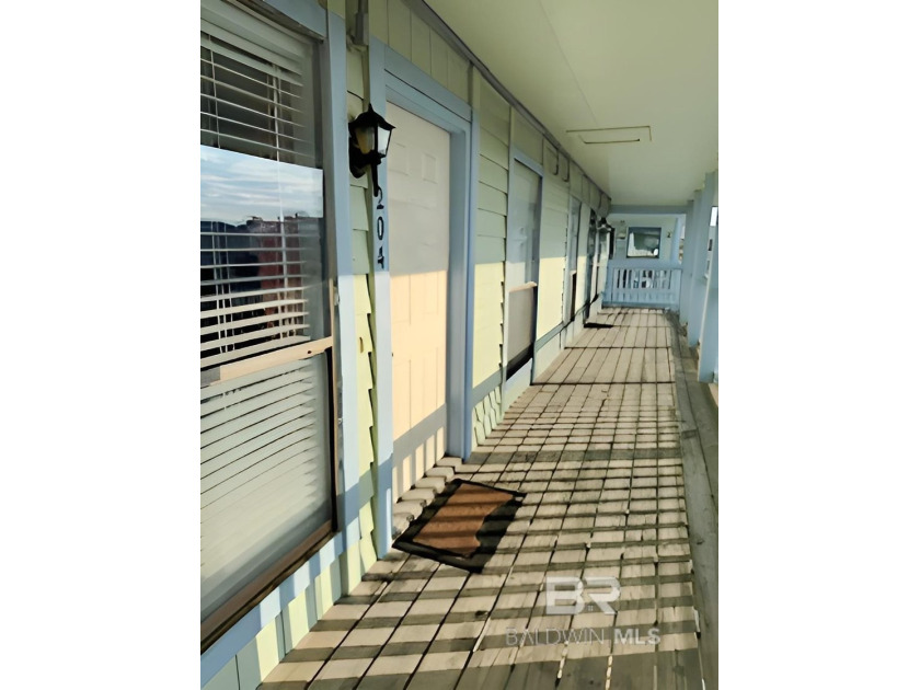 This comfortable condominium provides well-designed living - Beach Condo for sale in Gulf Shores, Alabama on Beachhouse.com