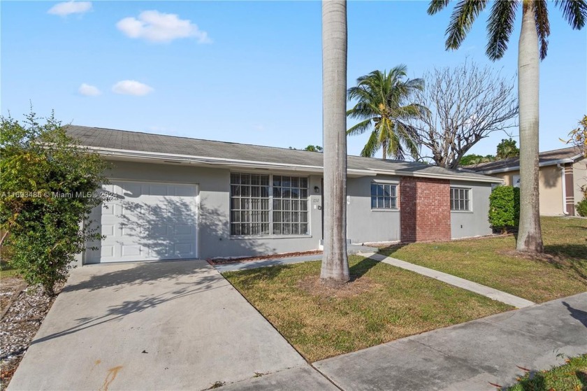 Welcome to your dream home in Lake Worth! This stunning - Beach Home for sale in Lake Worth, Florida on Beachhouse.com