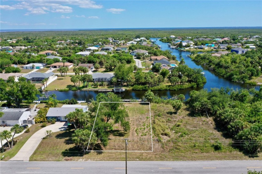 Great SALTWATER LOT for sale in a Port Charlotte waterfront - Beach Lot for sale in Port Charlotte, Florida on Beachhouse.com