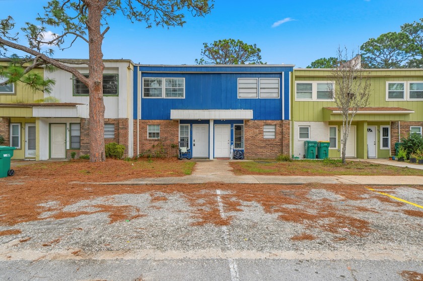 Step into this gorgeous, fully furnished townhome where coastal - Beach Townhome/Townhouse for sale in Shalimar, Florida on Beachhouse.com