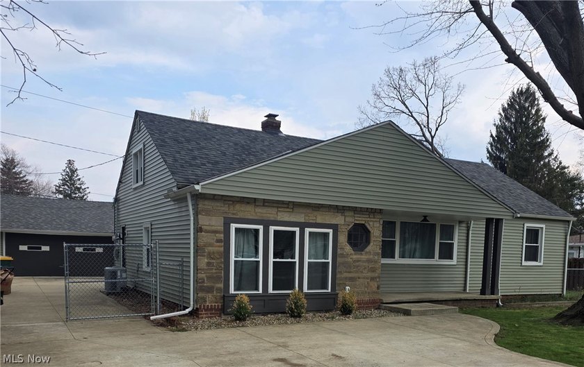 Take a look at this move-in-ready 4-bedroom, 2-full bath Mentor - Beach Home for sale in Mentor, Ohio on Beachhouse.com