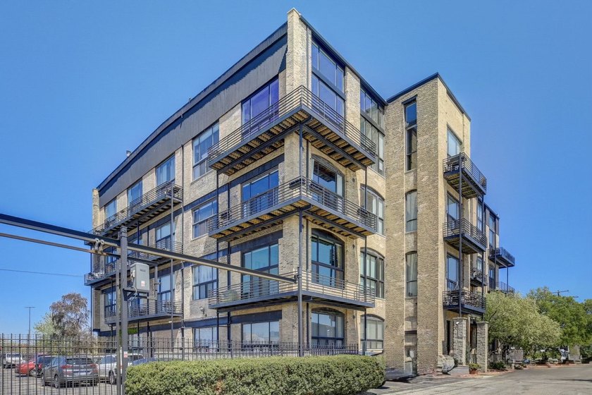 This expansive corner brick-and-timber residence perfectly - Beach Condo for sale in Chicago, Illinois on Beachhouse.com
