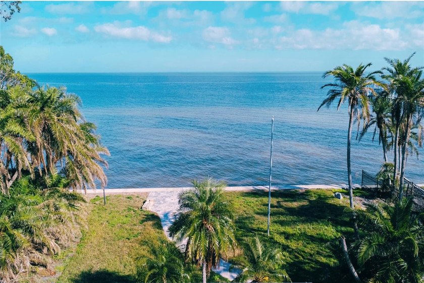 Breathtaking wide-open Tampa Bay views define this exceptional - Beach Lot for sale in St. Petersburg, Florida on Beachhouse.com