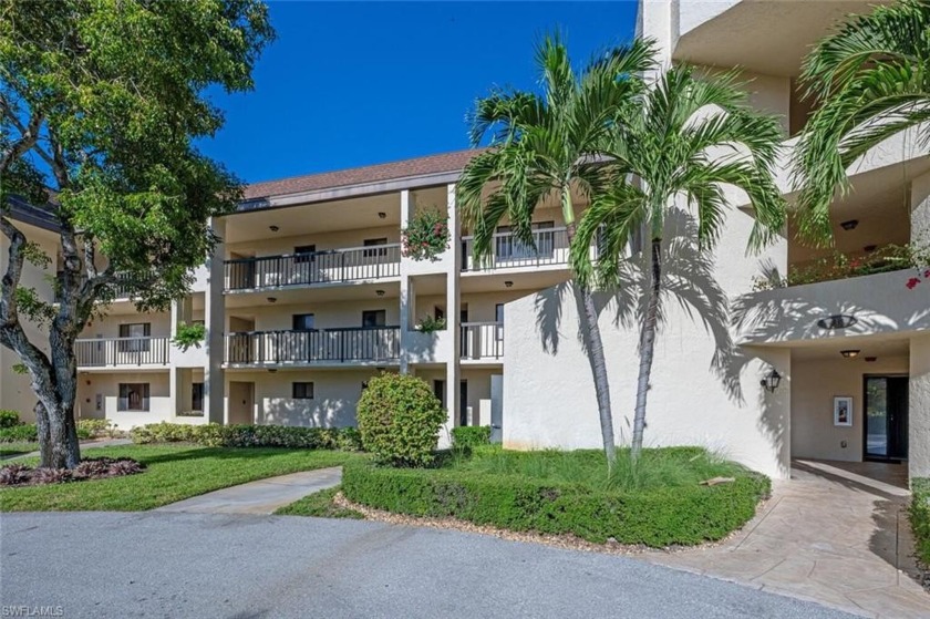 Welcome to this beautiful neutral  spacious 2-bedroom - Beach Home for sale in Naples, Florida on Beachhouse.com