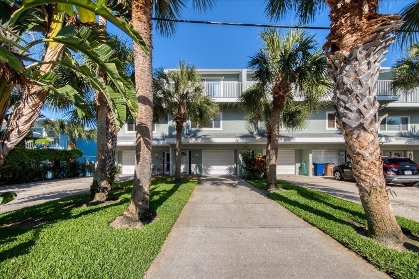 This completely renovated Indian Rocks Beach townhome is an - Beach Condo for sale in Indian Rocks Beach, Florida on Beachhouse.com