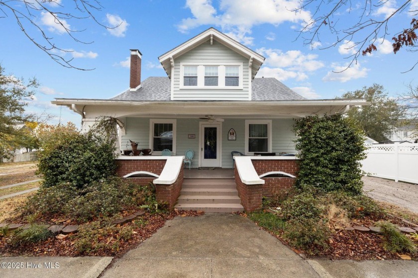 A Rare find! A cozy Sears Craftsman Bungalow, 4BR, 2BA home that - Beach Home for sale in Beaufort, North Carolina on Beachhouse.com