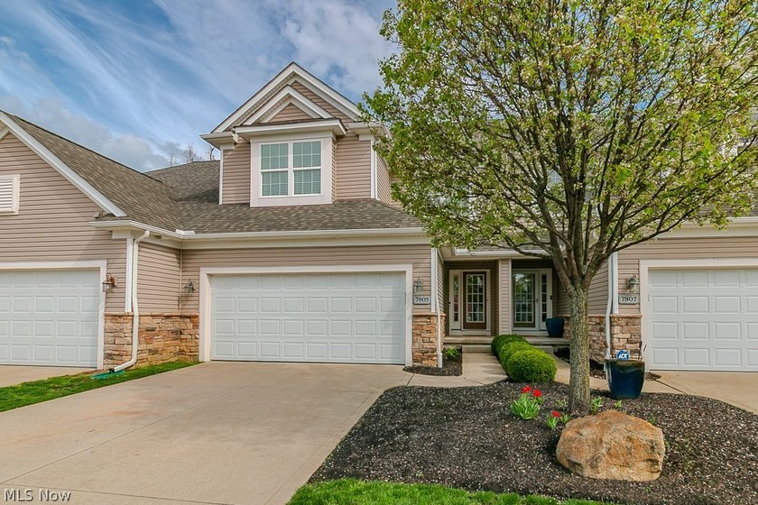 Welcome to effortless luxury living in the highly sought after - Beach Townhome/Townhouse for sale in Mentor, Ohio on Beachhouse.com