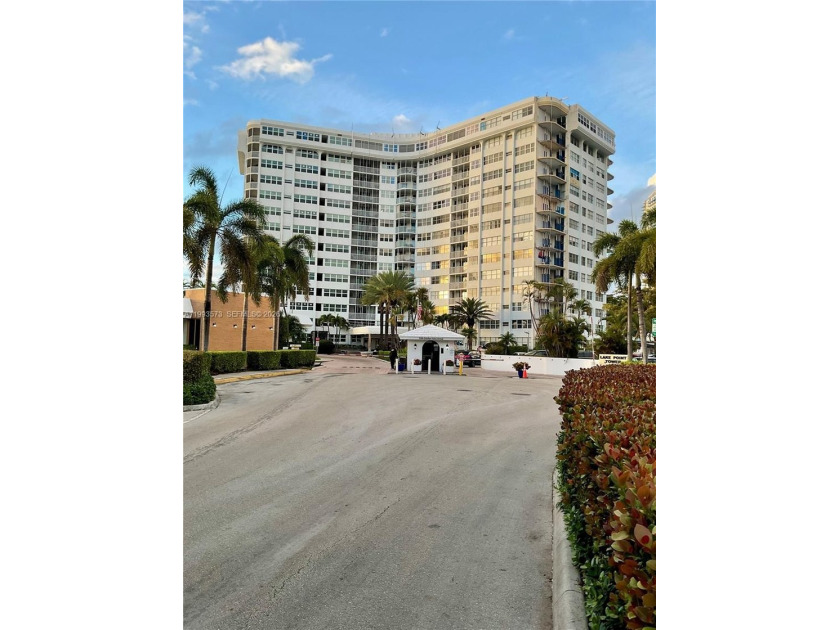 Beautiful condo with the inter coastal view and marina view, new - Beach Condo for sale in Hallandale Beach, Florida on Beachhouse.com