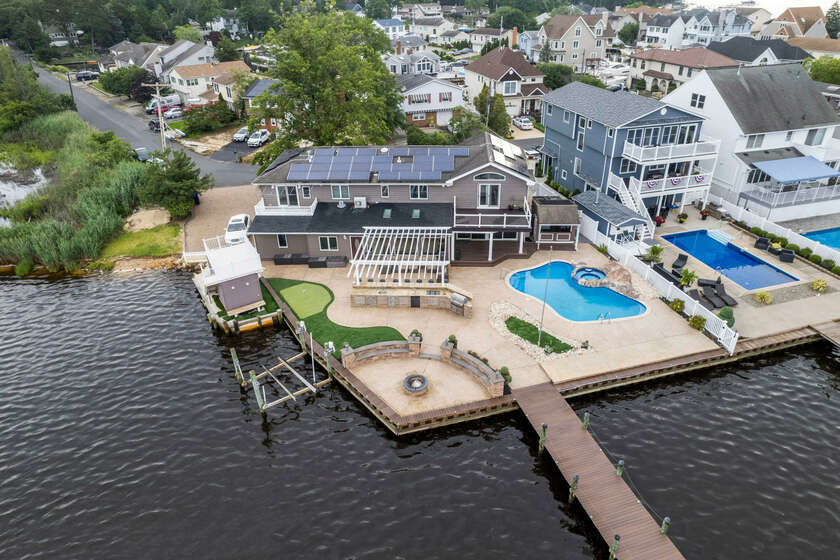 Custom, Single Family,Detached - Brick, NJ Here is your - Beach Home for sale in Brick, New Jersey on Beachhouse.com