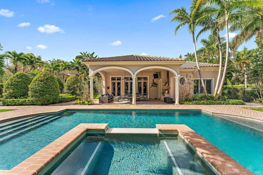 Stunning single owner home in prestigious Old Palm Country Club! - Beach Home for sale in Palm Beach Gardens, Florida on Beachhouse.com