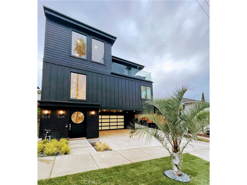 Welcome to Hermosa Valley.  We built this townhouse; we invite - Beach Townhome/Townhouse for sale in Hermosa Beach, California on Beachhouse.com