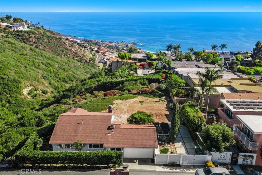 A unique bulk sale of three separate legal buildable parcels in - Beach Home for sale in Laguna Beach, California on Beachhouse.com
