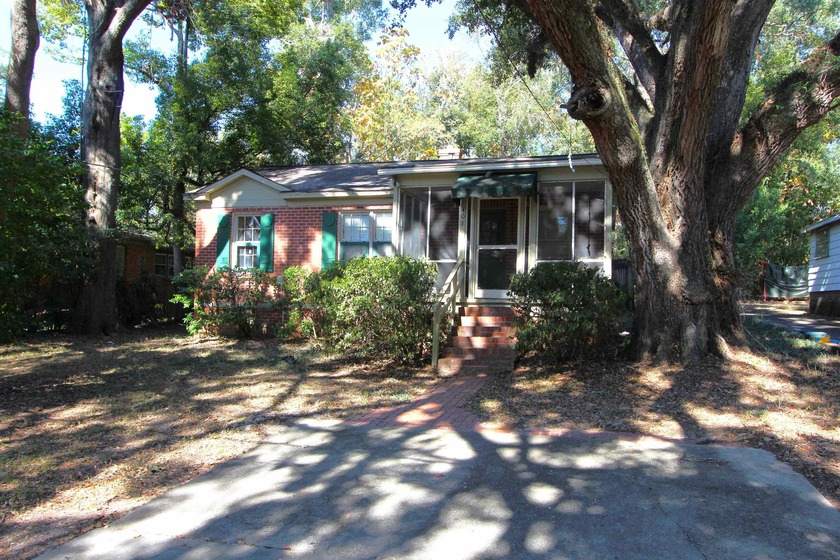 Located in a lovely neighborhood adjacent to Golf Terrace/Myers - Beach Home for sale in Tallahassee, Florida on Beachhouse.com