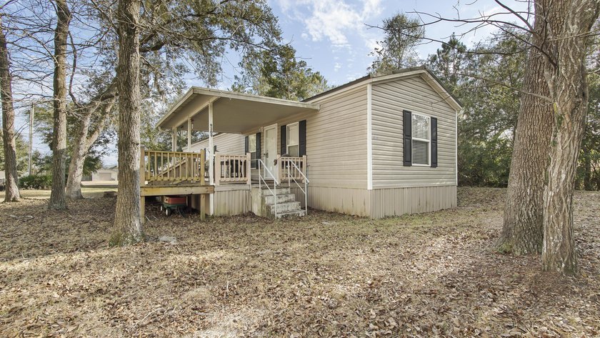 Perfect buy in Black Creek Freeport this LIKE NEW 2 BR - 2 BA - Beach Home for sale in Freeport, Florida on Beachhouse.com