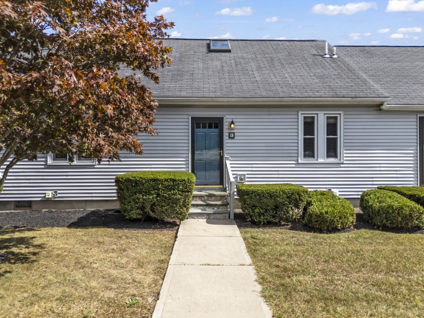 OPEN HOUSE 9/14 12-1:30 PM. Discover serene living in this - Beach Condo for sale in York, Maine on Beachhouse.com