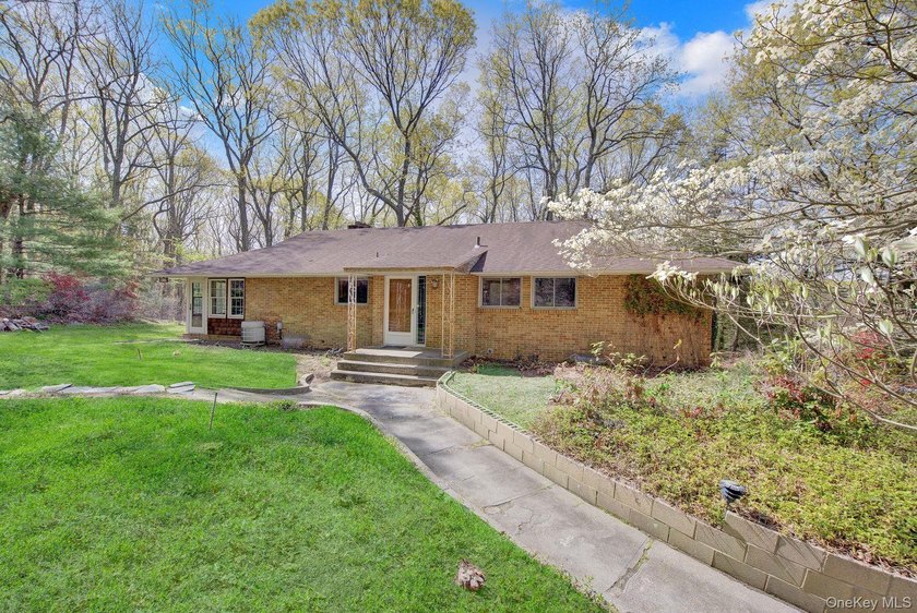 Here's your chance to own the most affordable home in the - Beach Home for sale in Laurel Hollow, New York on Beachhouse.com