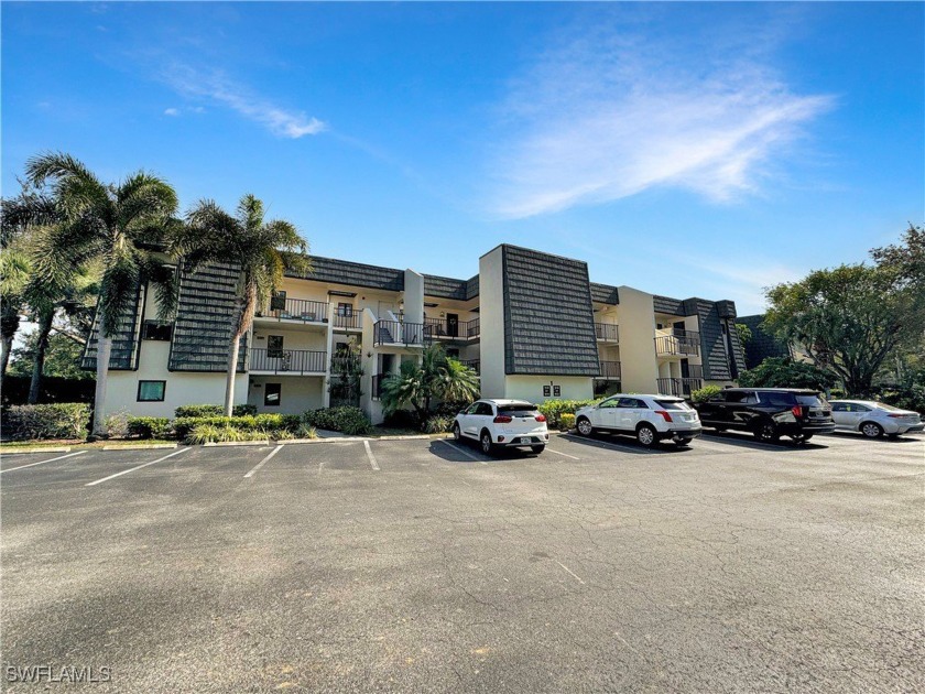 Beautiful two bedroom two bath condo in Naples Bath & Tennis - Beach Condo for sale in Naples, Florida on Beachhouse.com