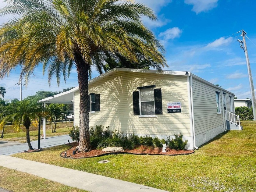 For Sale: Newly Remodeled 3-Bedroom, 3-Bathroom Mobile Home on - Beach Home for sale in Davie, Florida on Beachhouse.com