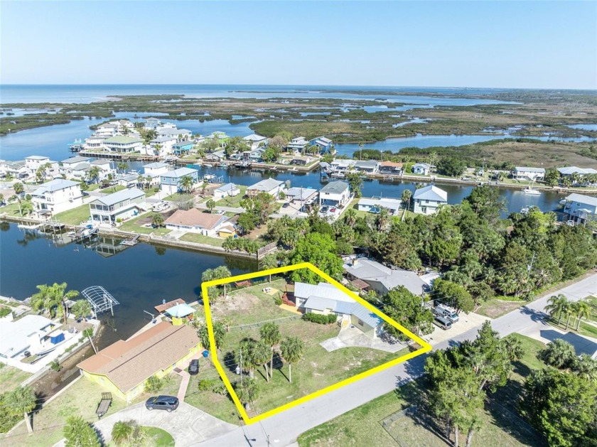DOUBLE LOTS!!!!  Waterfront Investment Opportunity in Hernando - Beach Home for sale in Hernando Beach, Florida on Beachhouse.com