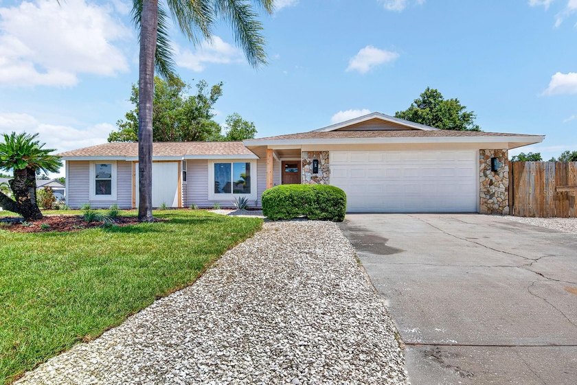 One or more photo(s) has been virtually staged. Welcome to this - Beach Home for sale in Bradenton, Florida on Beachhouse.com