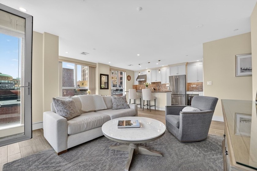Luxury 2-Bedroom 2-Bathroom Penthouse with Private Balcony - Beach Condo for sale in Boston, Massachusetts on Beachhouse.com