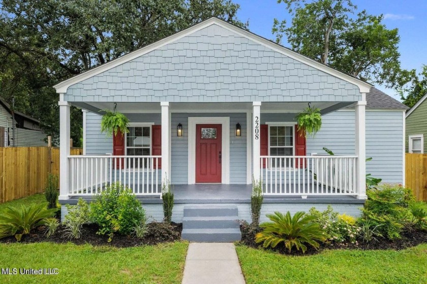 Welcome to a beautifully renovated 1940 bungalow that perfectly - Beach Home for sale in Gulfport, Mississippi on Beachhouse.com