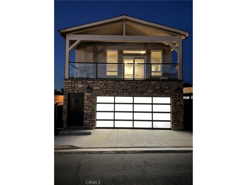 What a buy! A two story, three bedroom, three bath home steps - Beach Home for sale in Sunset Beach, California on Beachhouse.com