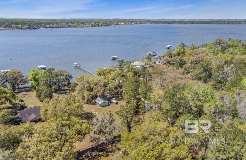 Welcome to your private waterfront retreat on the beautiful - Beach Home for sale in Foley, Alabama on Beachhouse.com