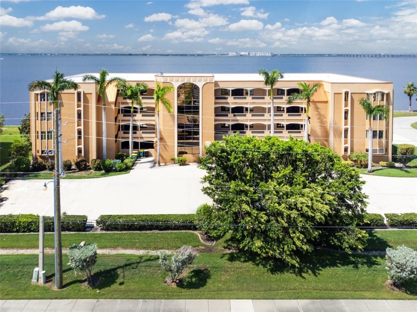 PGI PENTHOUSE MILLION $$ VIEW OF CHARLOTTE HARBOR, FISHERMENS - Beach Condo for sale in Punta Gorda, Florida on Beachhouse.com