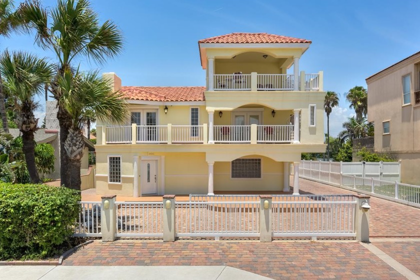 Summer is year round in this coastal gem. Walking distance from - Beach Home for sale in South Padre Island, Texas on Beachhouse.com