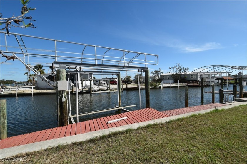 Do you have a *TOES IN THE SAND* personality?   Then this is a - Beach Lot for sale in Fort Myers Beach, Florida on Beachhouse.com