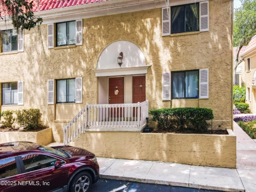 Beautiful inside and out, this contemporary townhouse style - Beach Condo for sale in Jacksonville, Florida on Beachhouse.com