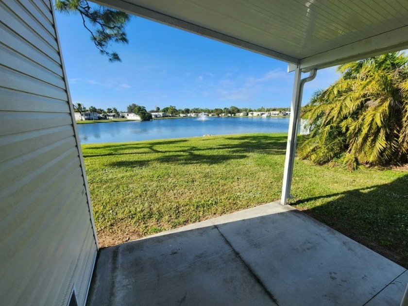 Lakefront Living in North Fort Myers Discover your dream home in - Beach Home for sale in North Fort Myers, Florida on Beachhouse.com